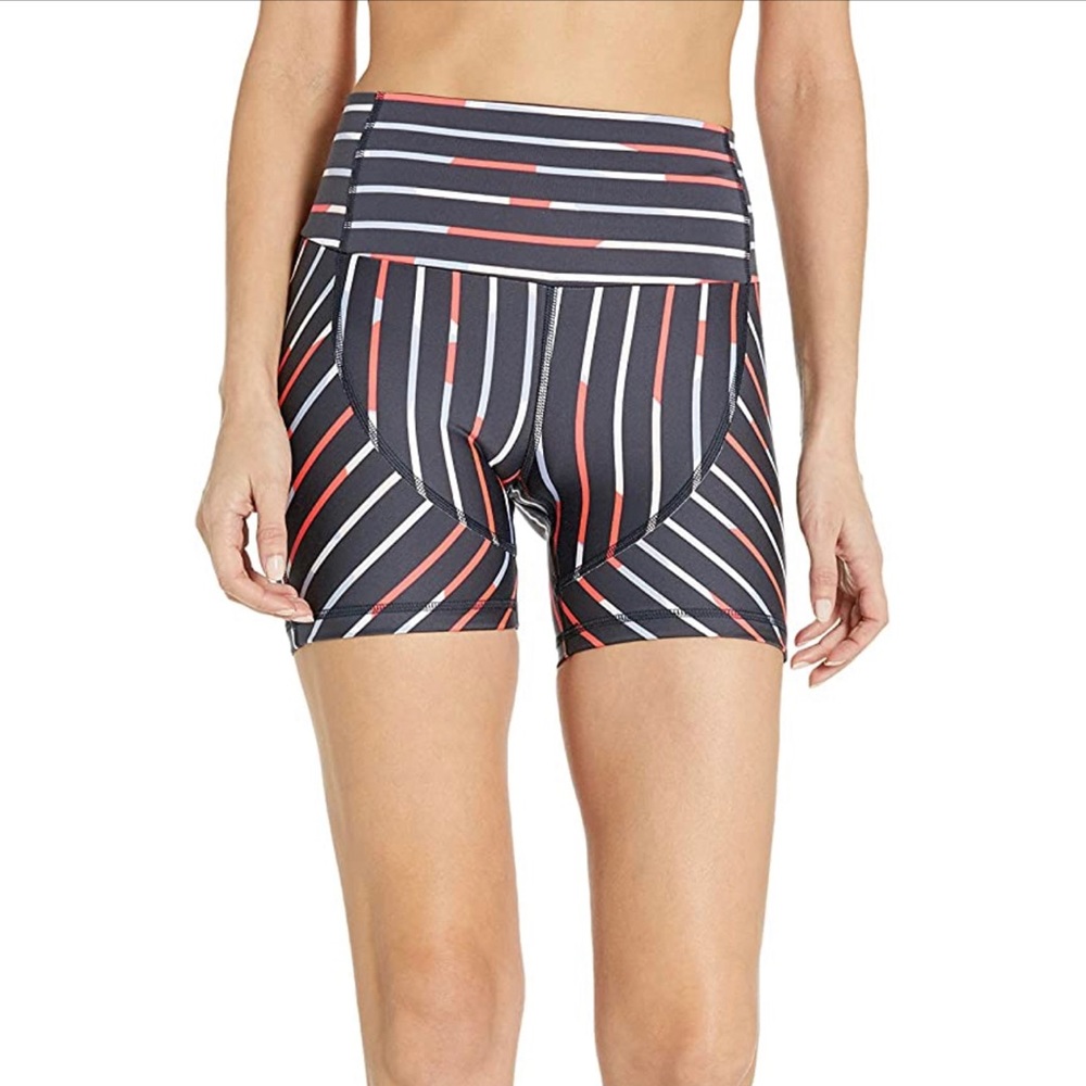 Maaji high rise biker shorts size small